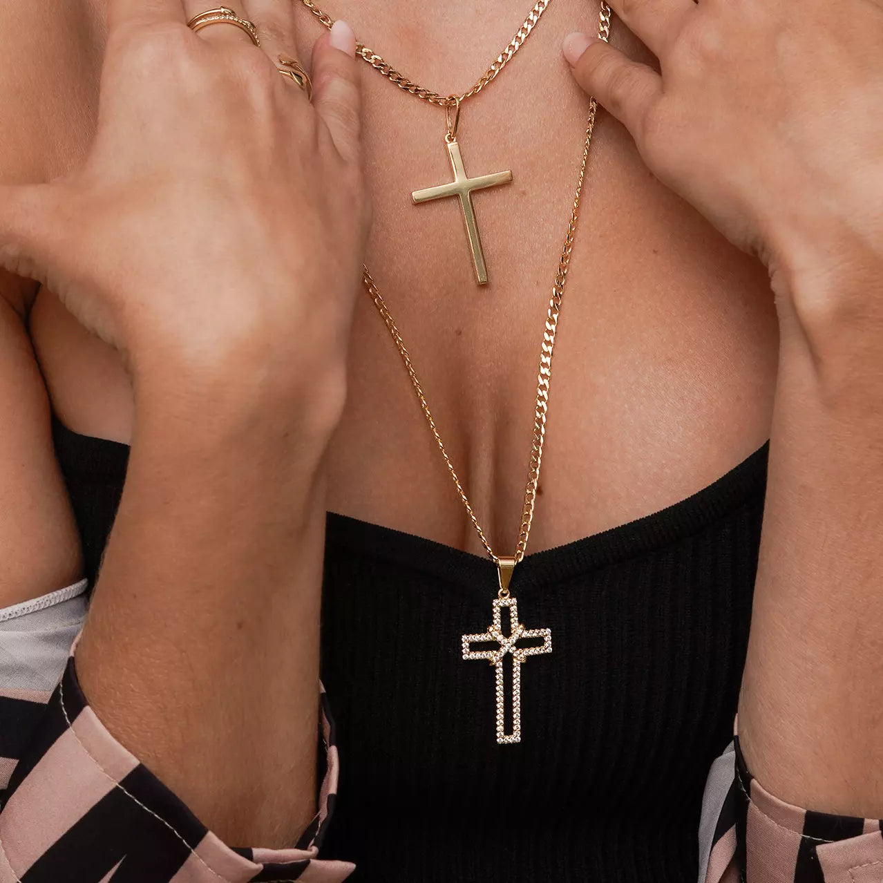 DIJE CRUZ SILUETA CIRCONIAS CRISTAL 3.5 CMS